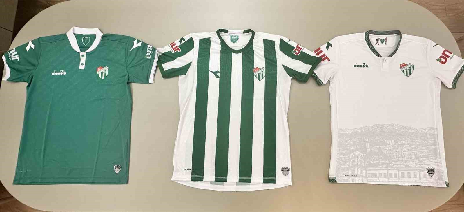 BURSASPOR'UN YENİ SEZON FORMALARINI TANITILDI.