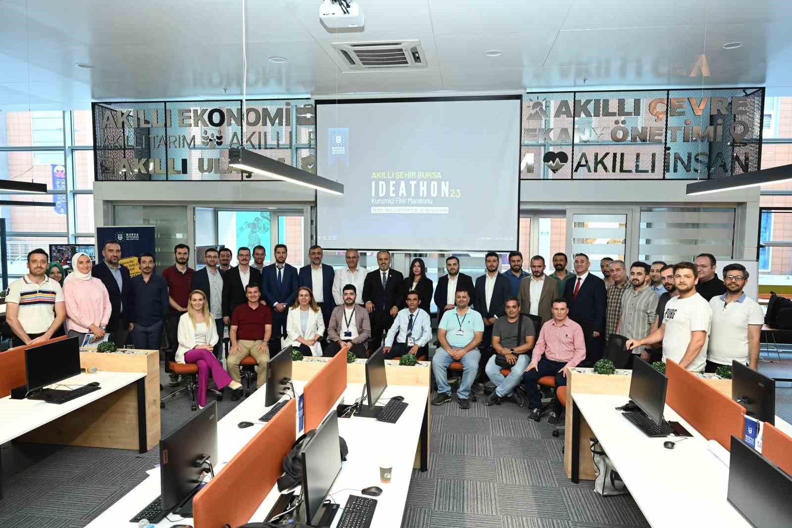 BÜYÜKŞEHİR BELEDİYESİ TARAFINDAN KURUM İÇİ ÇALIŞANLARIN YARATICI ÖZGÜVENLERİNİ ARTIRIP, KARMAŞIK