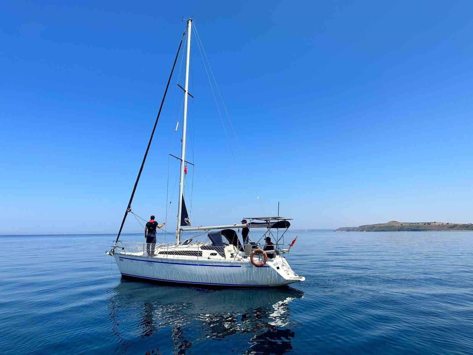 ÇANAKKALE’NİN BOZCAADA İLÇESİ AÇIKLARINDA SAHİL GÜVENLİK EKİPLERİNCE ROTASI İTALYA ÜZERİNDE