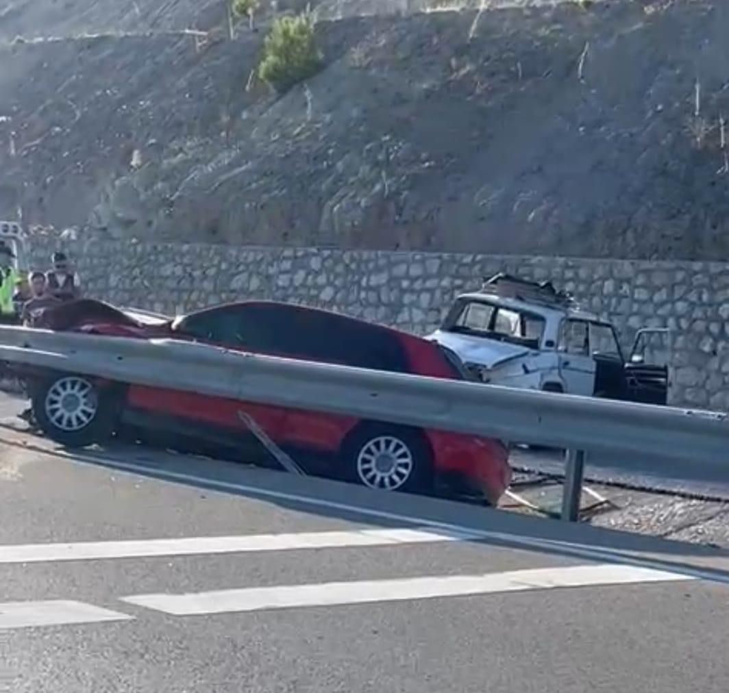 Çanakkale’de trafik kazası: 3 yaralı ÇANAKKALE'DE MEYDANA GELEN TRAFİK KAZASINDA 3 KİŞİ YARALANDI.