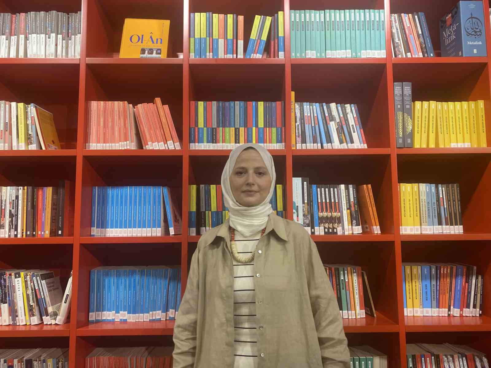 GEÇTİĞİMİZ HAFTALARDA ÜÇ ÇOCUK ANNESİ ZEYNEP BETÜL ÖZALTIN’IN İLK KİTABI,