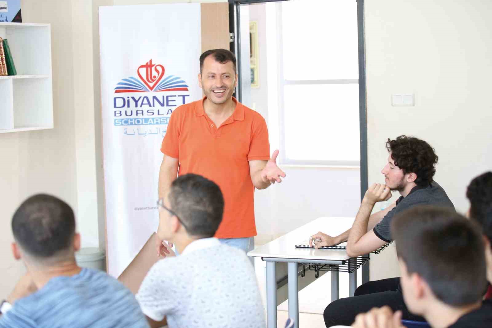 YURT İÇİ VE YURT DIŞINDA BİNLERCE ÖĞRENCİYE YURT, BURS VE