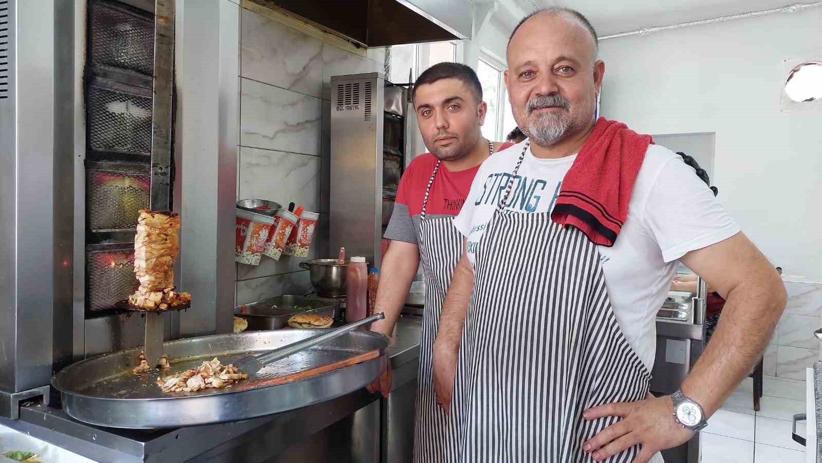 TEKİRDAĞ’DA ARTAN SICAKLIKLARLA BİRÇOK MESLEKTE OLDUĞU GİBİ ÖZELLİKLE ATEŞİN ÖNÜNDE