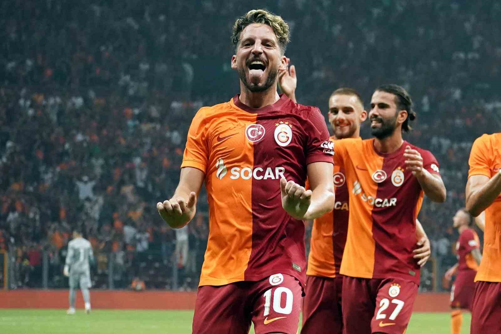 GALATASARAY’IN BELÇİKALI FUTBOLCUSU DRİES MERTENS, ZALGİRİS VİLNİUS MAÇINDA ATTIĞI GOLLE