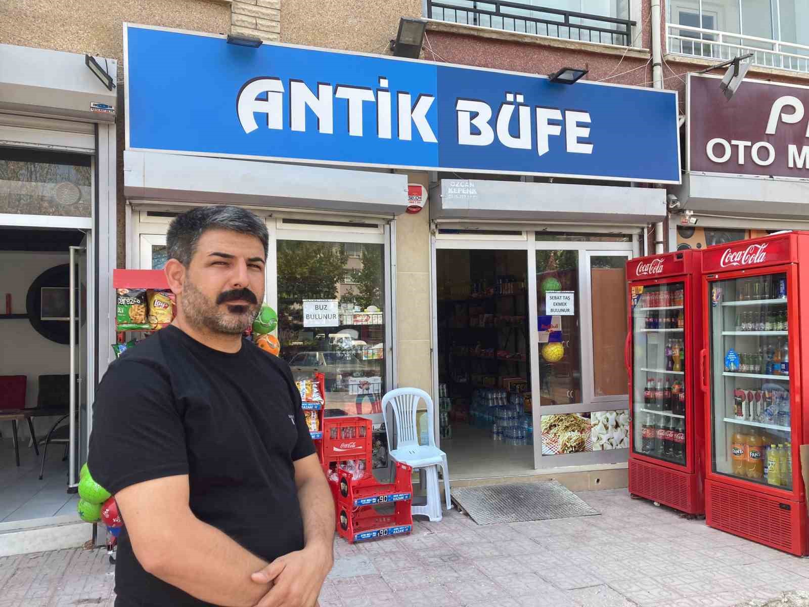 ANKARA’DA BİR ESNAF, TOPTANCININ GETİRDİĞİ DONDURMA ÇEŞİTLERİNDE EKSİKLİK OLDUĞUNU İDDİA