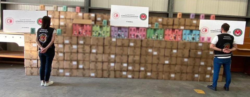 TİCARET BAKANLIĞI GÜMRÜK MUHAFAZA EKİPLERİNCE, PENDİK LİMANI’NDA GERÇEKLEŞTİRİLEN OPERASYONDA 25