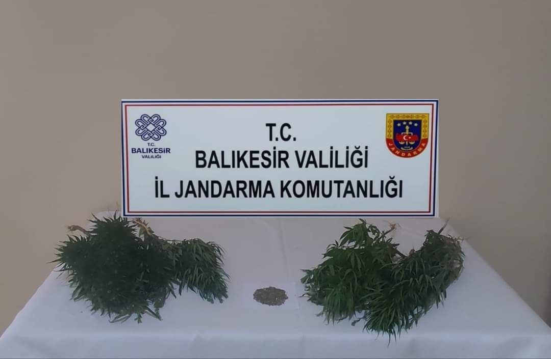 Erdek’te uyuşturucu operasyonları devam ediyor ERDEK'TE UYUŞTURUCU OPERASYONLARI DEVAM EDİYOR