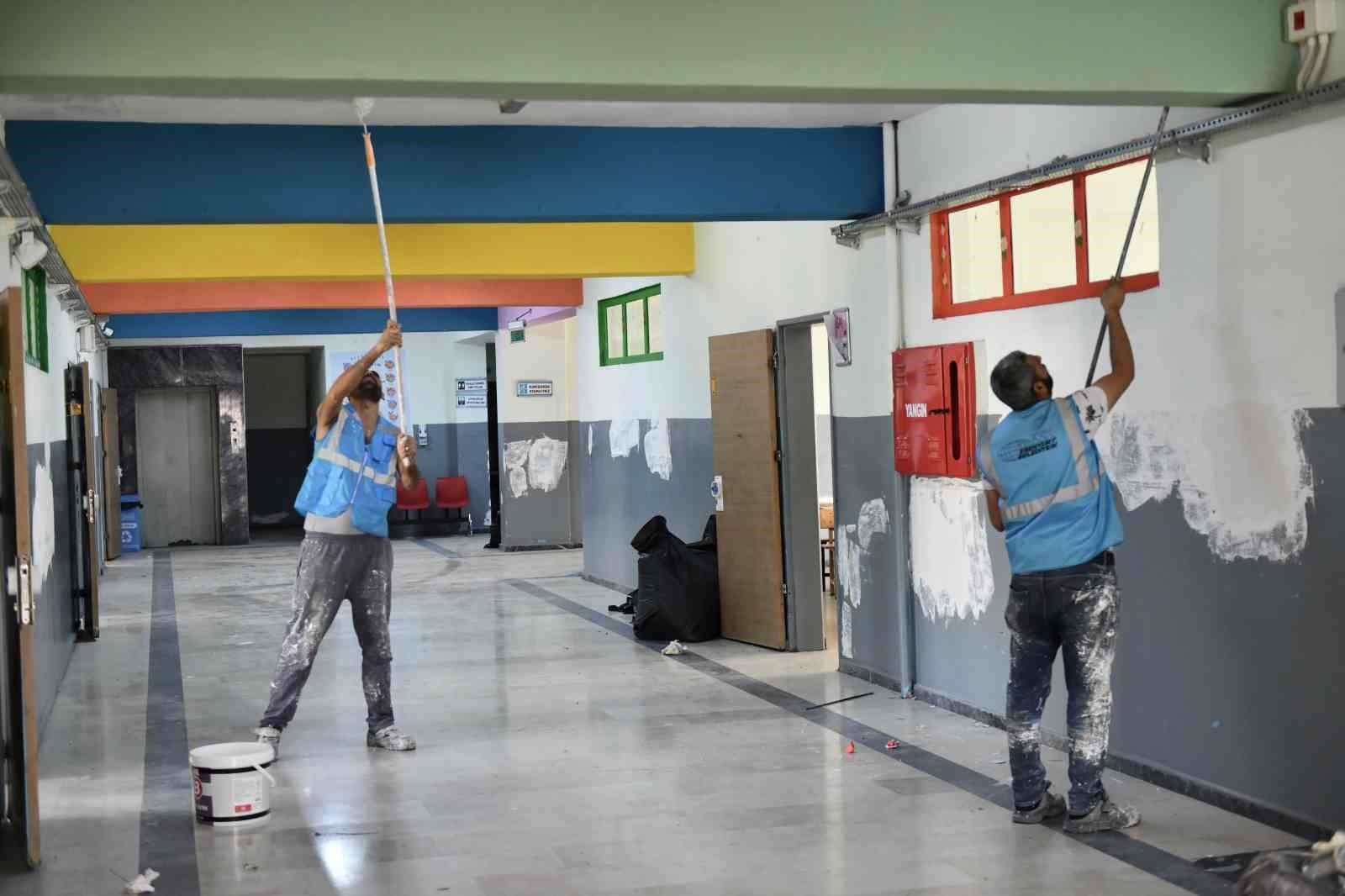 ESENYURT BELEDİYESİ, ÖĞRENCİLERİN RAHAT VE SAĞLIKLI BİR ORTAMDA DERS İŞLEYEBİLMELERİ