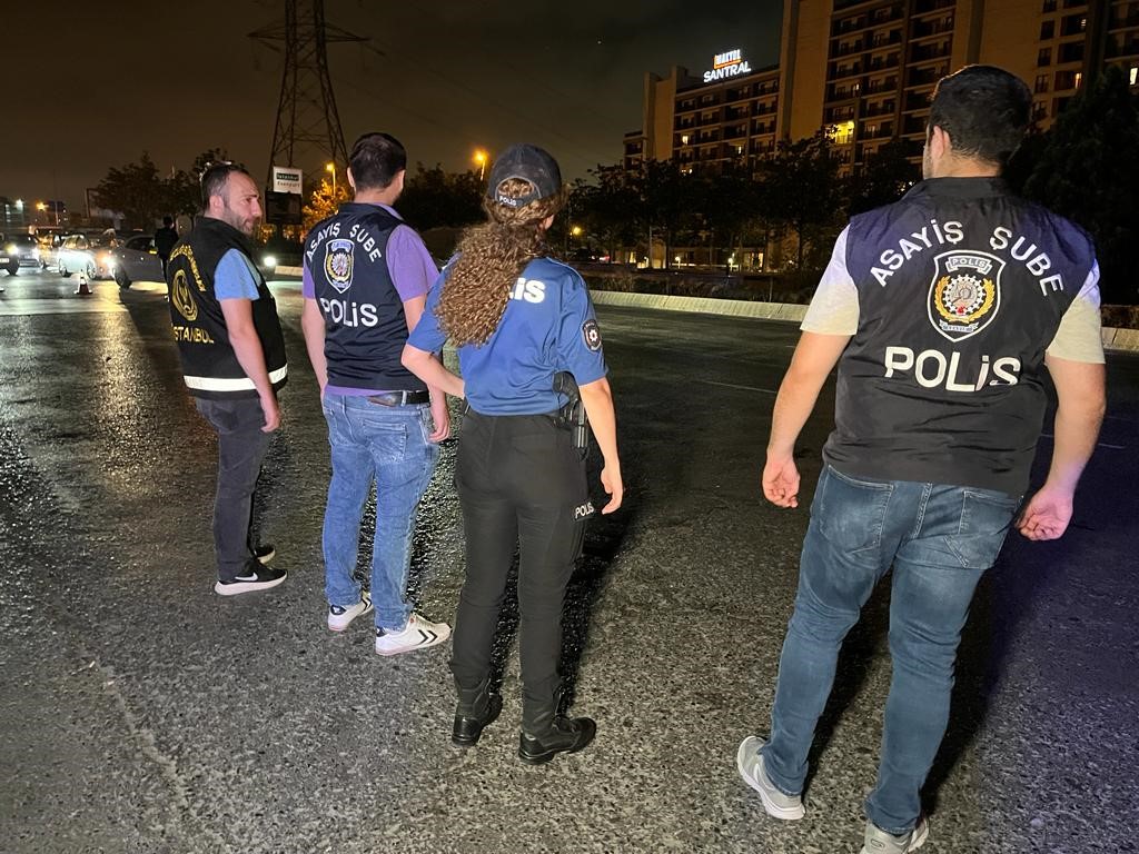 ESENYURT’TA ASAYİŞ UYGULAMALARI DEVAM EDİYOR