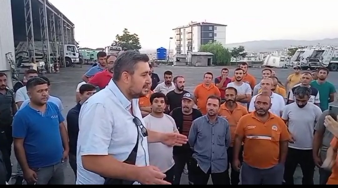 ANKARA’DA ETİMESGUT BELEDİYESİ TEMİZLİK İŞLERİ ÇALIŞANLARI, HAKLARINI ALAMADIKLARI İDDİASI İLE
