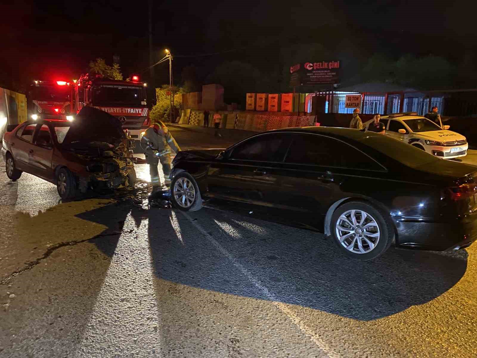 KAZAYA KARIŞAN OTOMOBİLLER