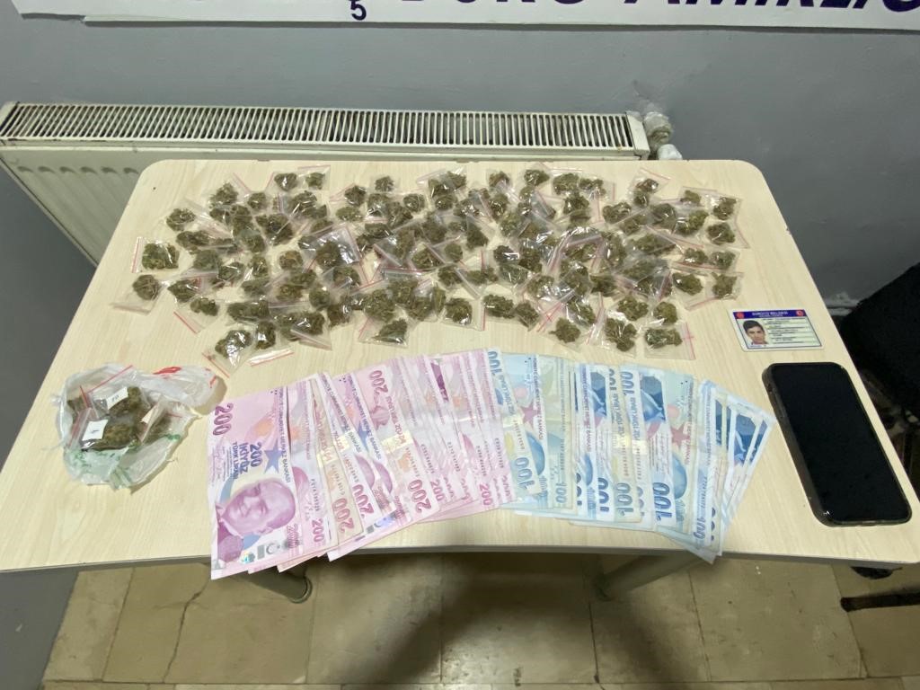 EYÜPSULTAN'DA UYUŞTURUCU OPERASYONUNDA 1 KİŞİ YAKALANDI
