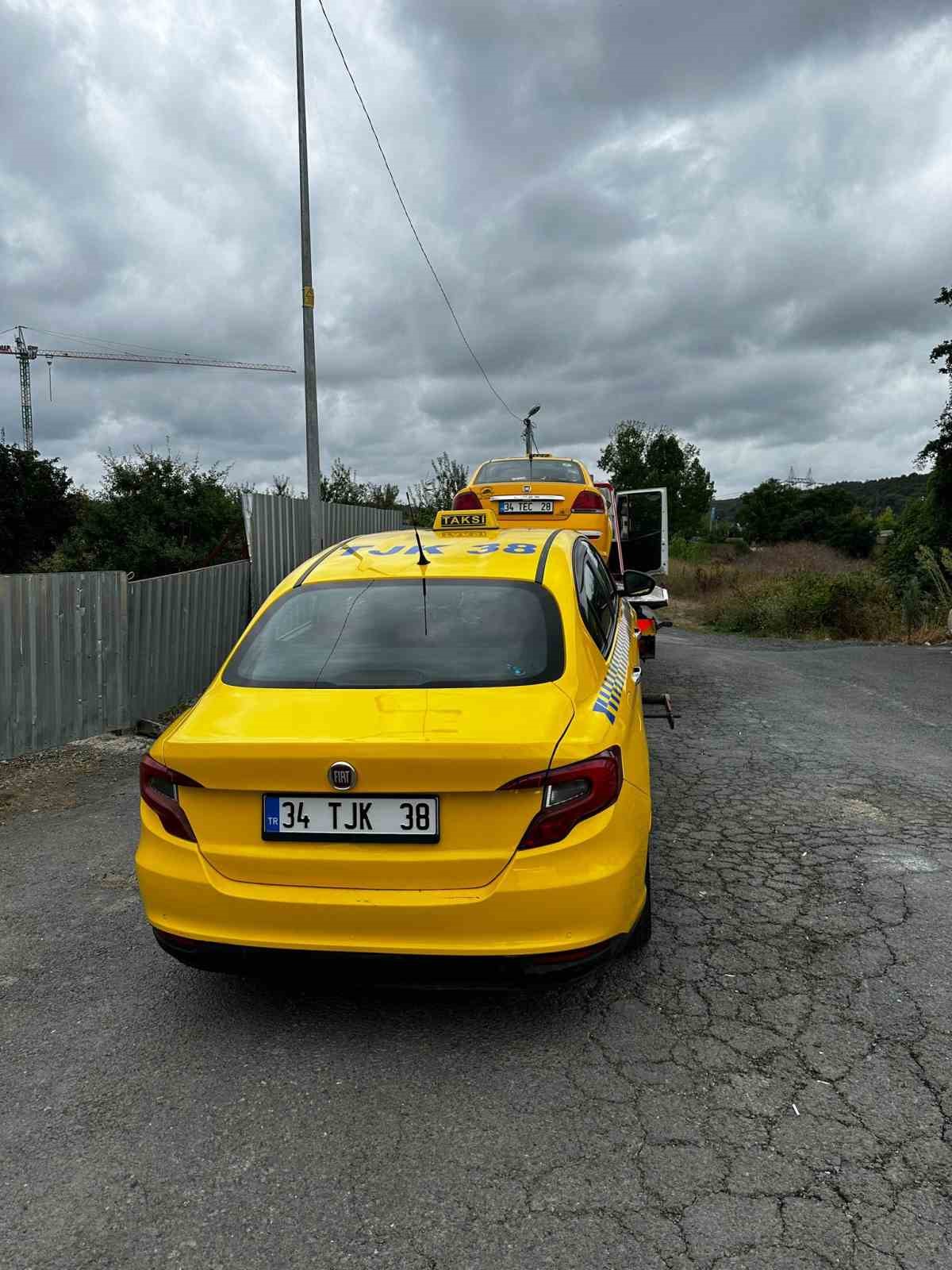 AKSARAY’DA GEÇTİĞİMİZ GÜNLERDE YOL KENARINDA BEKLEYEN MÜŞTERİYİ ARACINA ALMAYIP, YABANCI