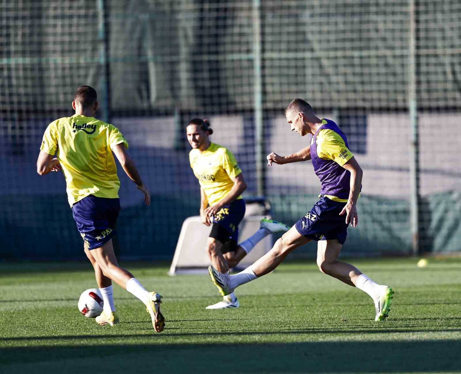 FENERBAHÇE, UEFA KONFERANS LİGİ PLAY-OFF TURU RÖVANŞ MAÇINDA 31 AĞUSTOS