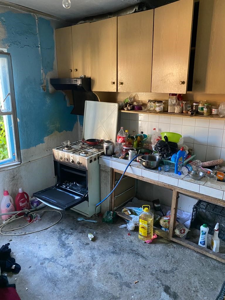 Fırında unutulan yemek az daha evi yakıyordu BURDUR’UN KARASENİR MAHALLESİNDE, MÜSTAKİL BİR EVDE FIRINDA UNUTULAN YEMEK YANGINA