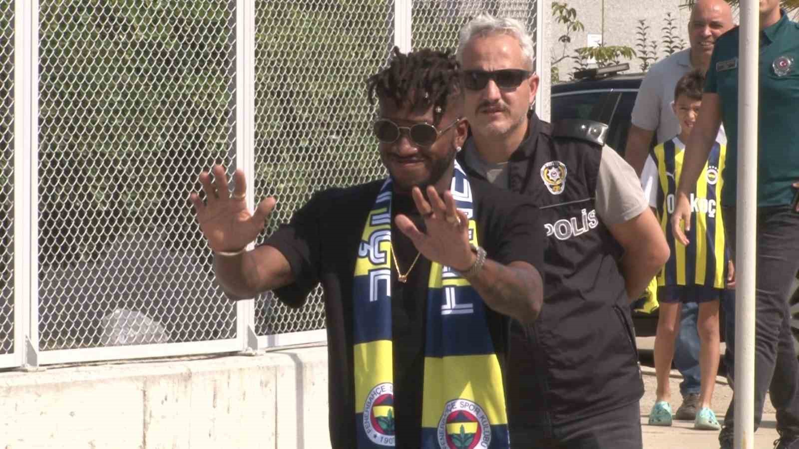 FENERBAHÇE'NİN TRANSFERİ KONUSUNDA ANLAŞMA SAĞLADIĞI BREZİLYALI FUTBOLCU FRED, İSTANBUL'A GELDİ.