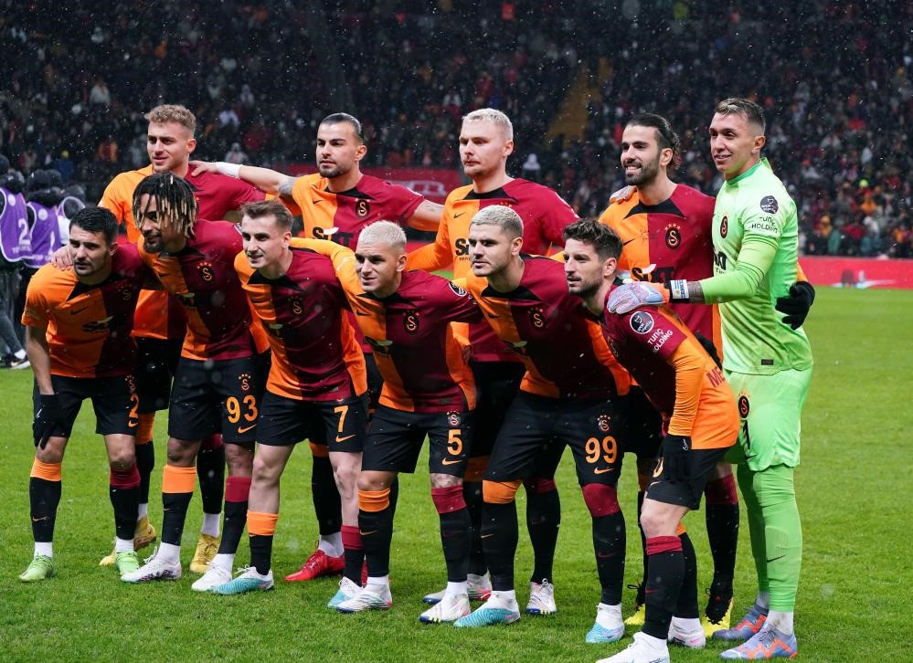 GALATASARAY İLE TRABZONSPOR, TRENDYOL SÜPER LİG'İN 2. HAFTASINDA OYNAYACAKLARI MAÇ