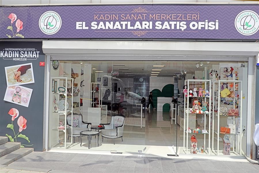 GAZİOSMANPAŞALI KADINLAR, ÜRETTİKLERİ EL EMEĞİ ÜRÜNLERİ GAZİOSMANPAŞA BELEDİYESİ’NİN EL SANATLARI
