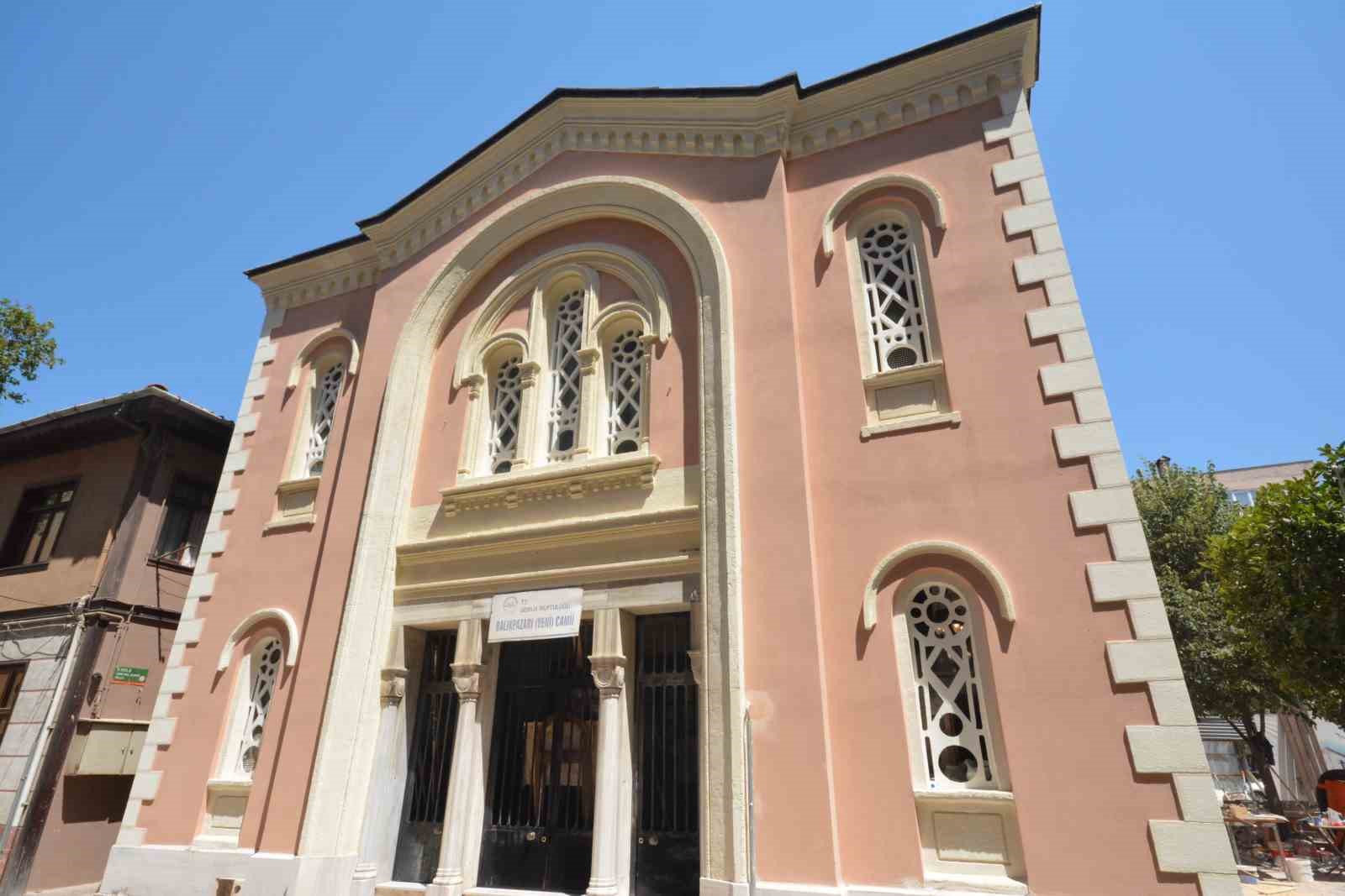 GEMLİK’İN SEMBOL YAPILARINDAN BİRİSİ OLAN BALIKPAZARI CAMİİ, VAKIFLAR GENEL MÜDÜRLÜĞÜ