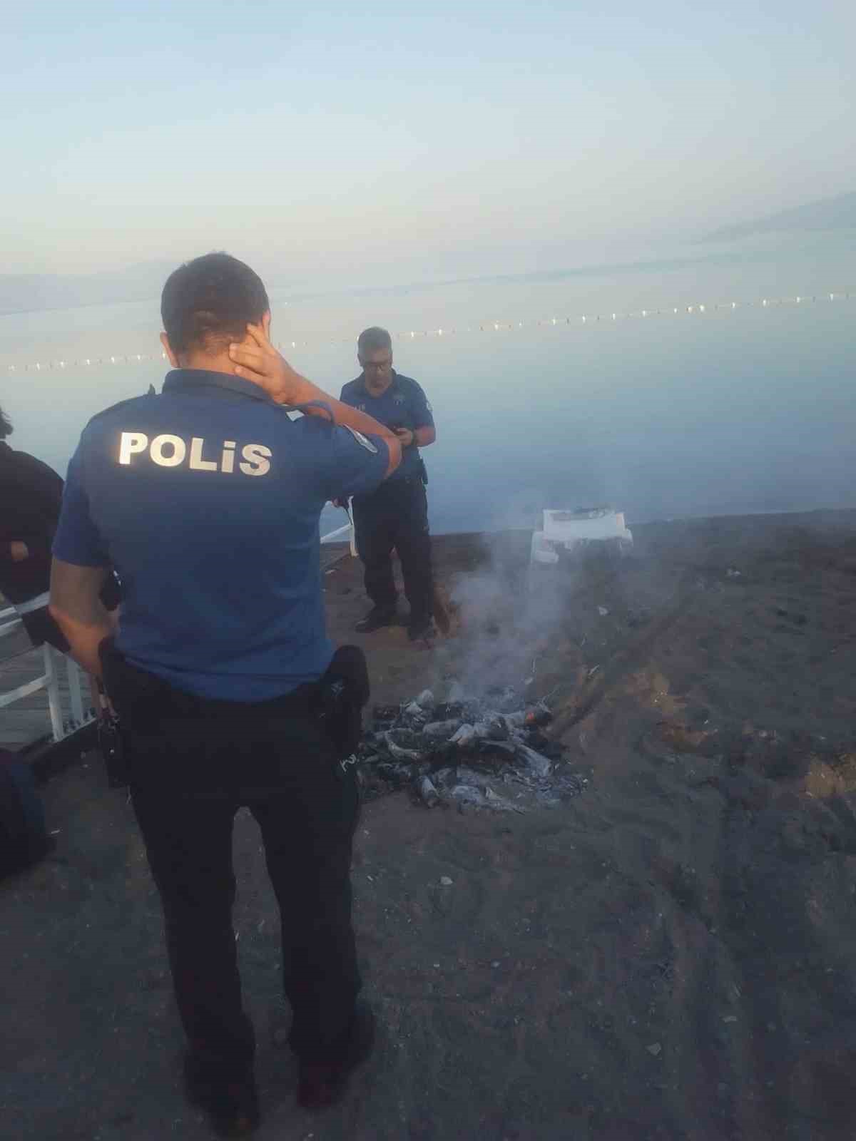 TÜRKİYE’NİN EN BÜYÜK 5. GÖLÜ KONUMUNDAKİ İZNİK GÖLÜ’NÜN PLAJINDA BELEDİYEYE