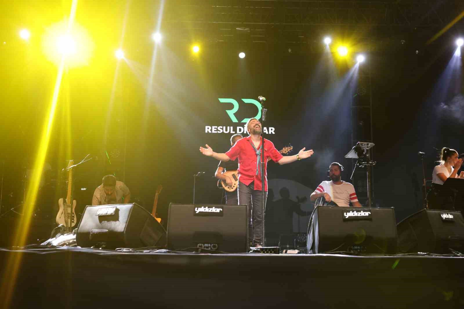 GÖLBAŞI’NDA TÜRKİYE YÜZYILI KONSERLERİ RESUL DİNDAR İLE DEVAM ETTİ