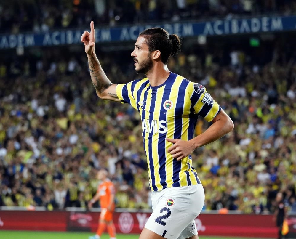 FENERBAHÇE, 30 YAŞINDAKİ BREZİLYALI STOPER GUSTAVO HENRİQUE'NİN İSPANYA 2. LİG