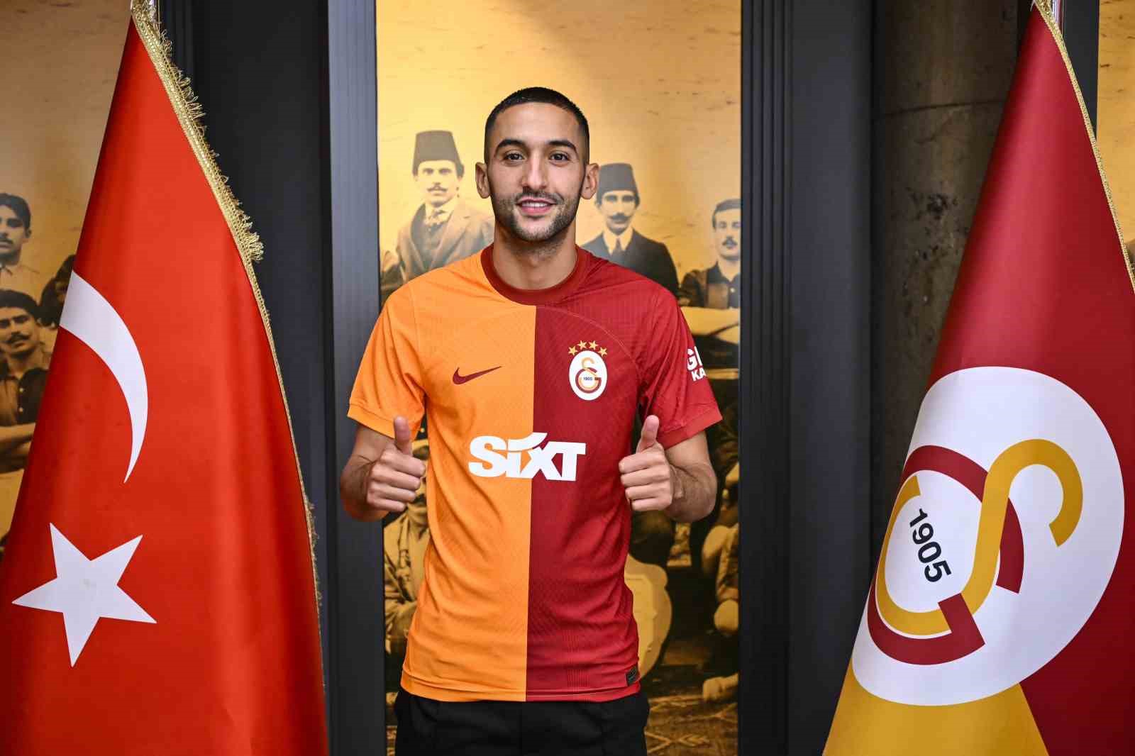 HAKİM ZİYECH, SARI-KIRMIZILI TARAFTARLARIN KARŞISINA ÇIKTI