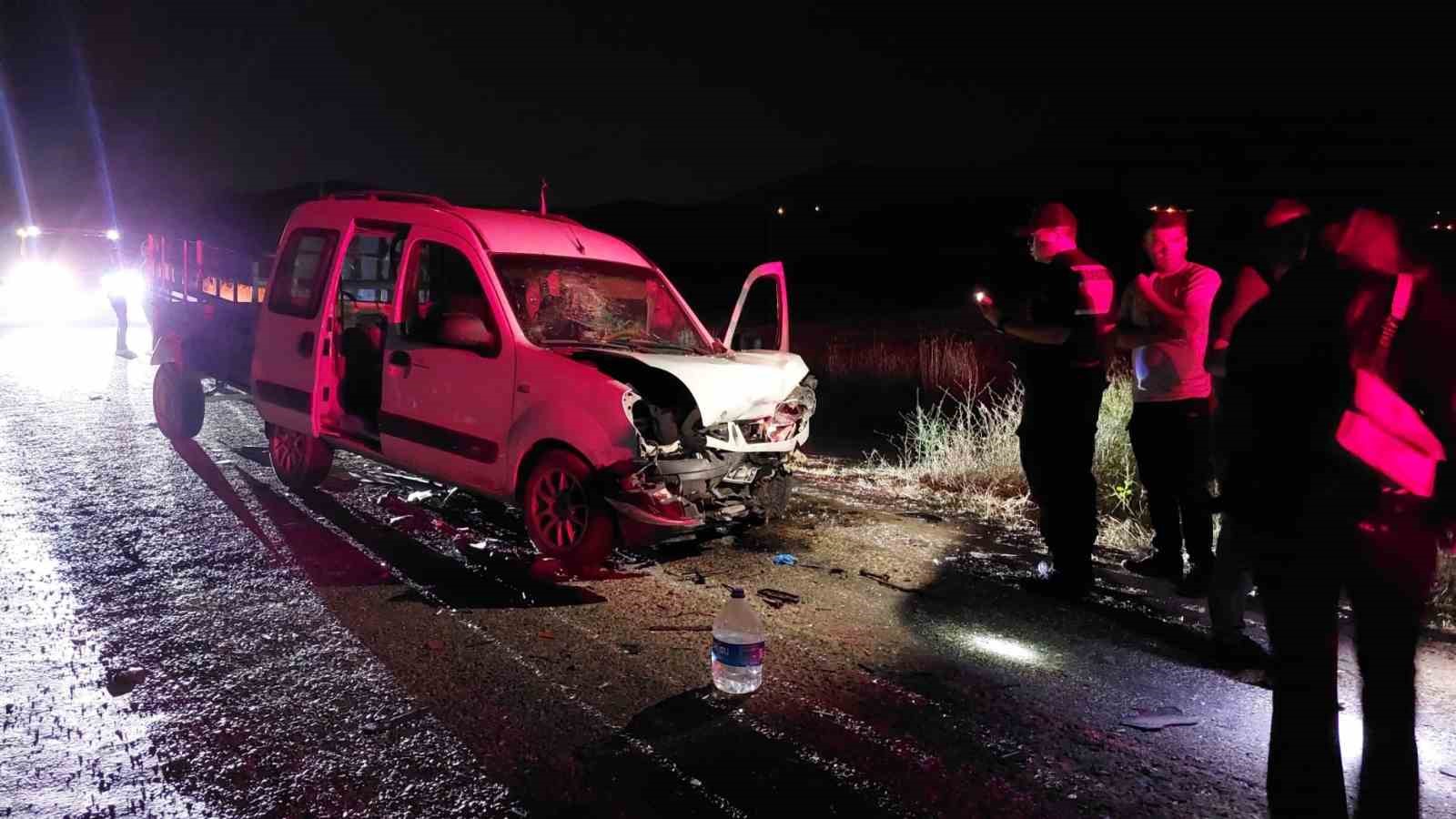 BURDUR’UN TEFENNİ İLÇESİNDE GECE SAATLERİNDE HATALI SOLLAMA SONUCU MEYDANA GELEN