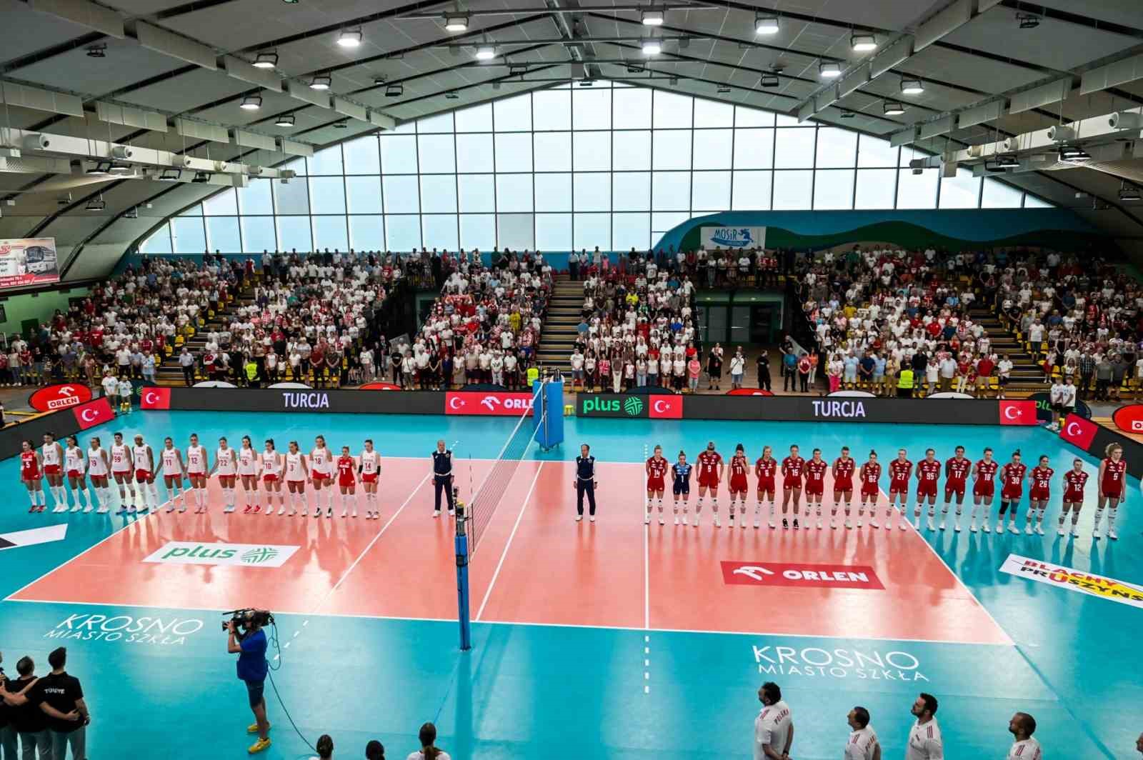 2023 CEV AVRUPA VOLEYBOL ŞAMPİYONASI’NIN HAZIRLIKLARINI SÜRDÜREN A MİLLİ KADIN