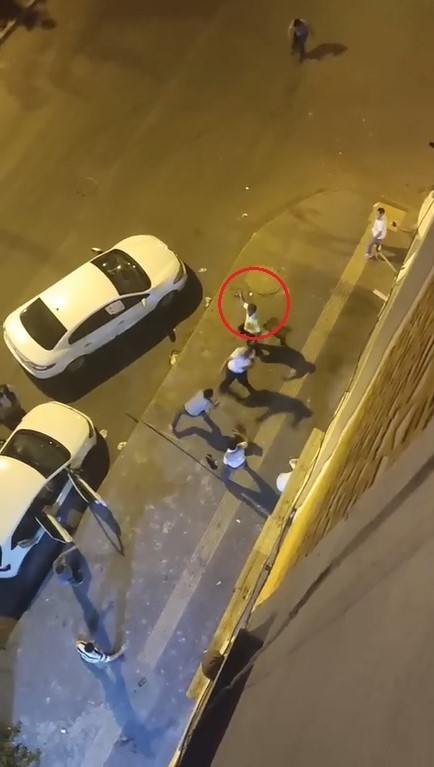 DİYARBAKIR’DA İKİ GRUP ARASINDA ÇIKAN TAŞLI, SOPALI VE TABURELİ KAVGA