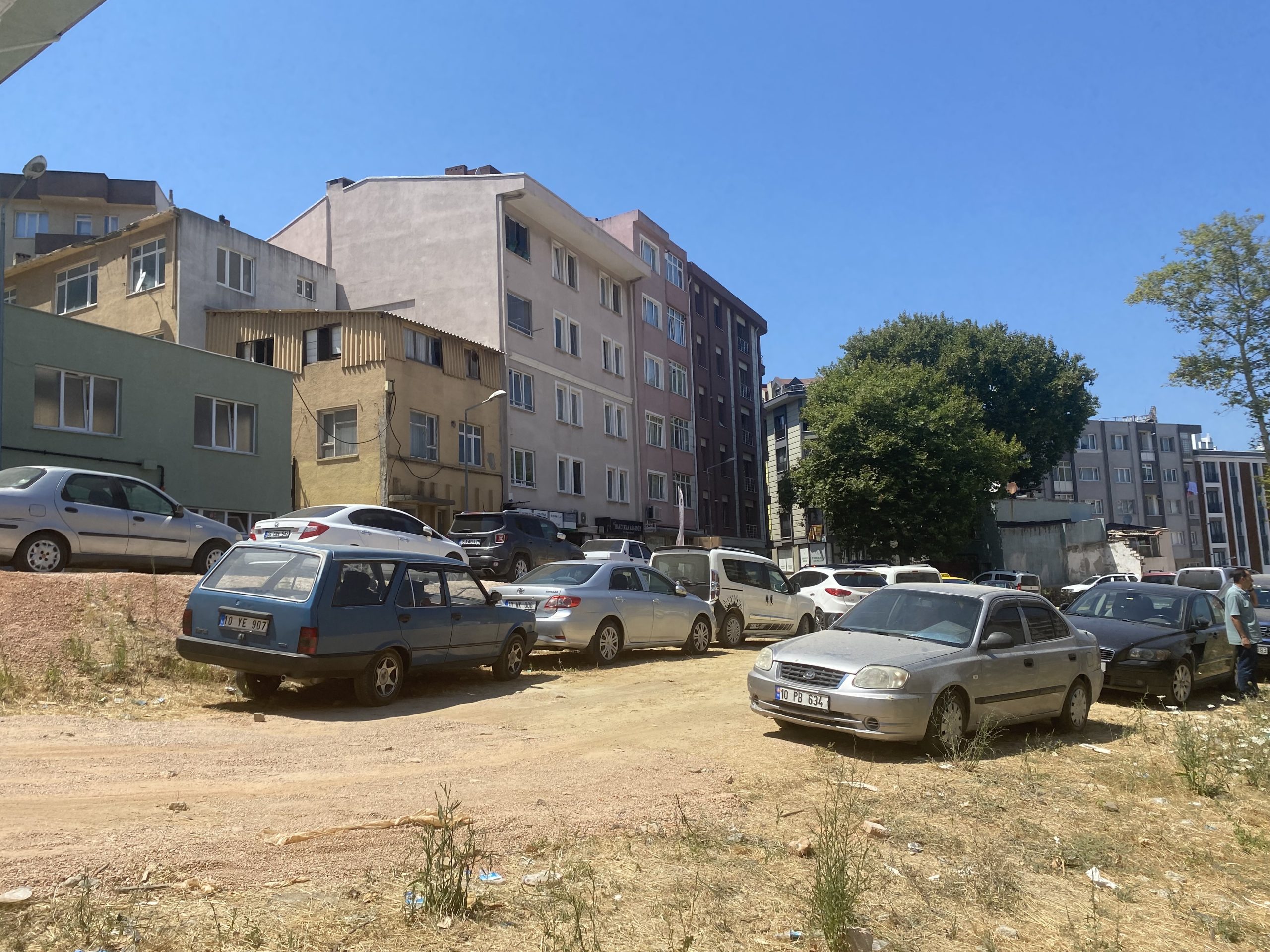 Bandırma’da yaşanan trafik ve otopark sıkıntısına çözüm olarak Büyükşehir Belediyesi tarafından