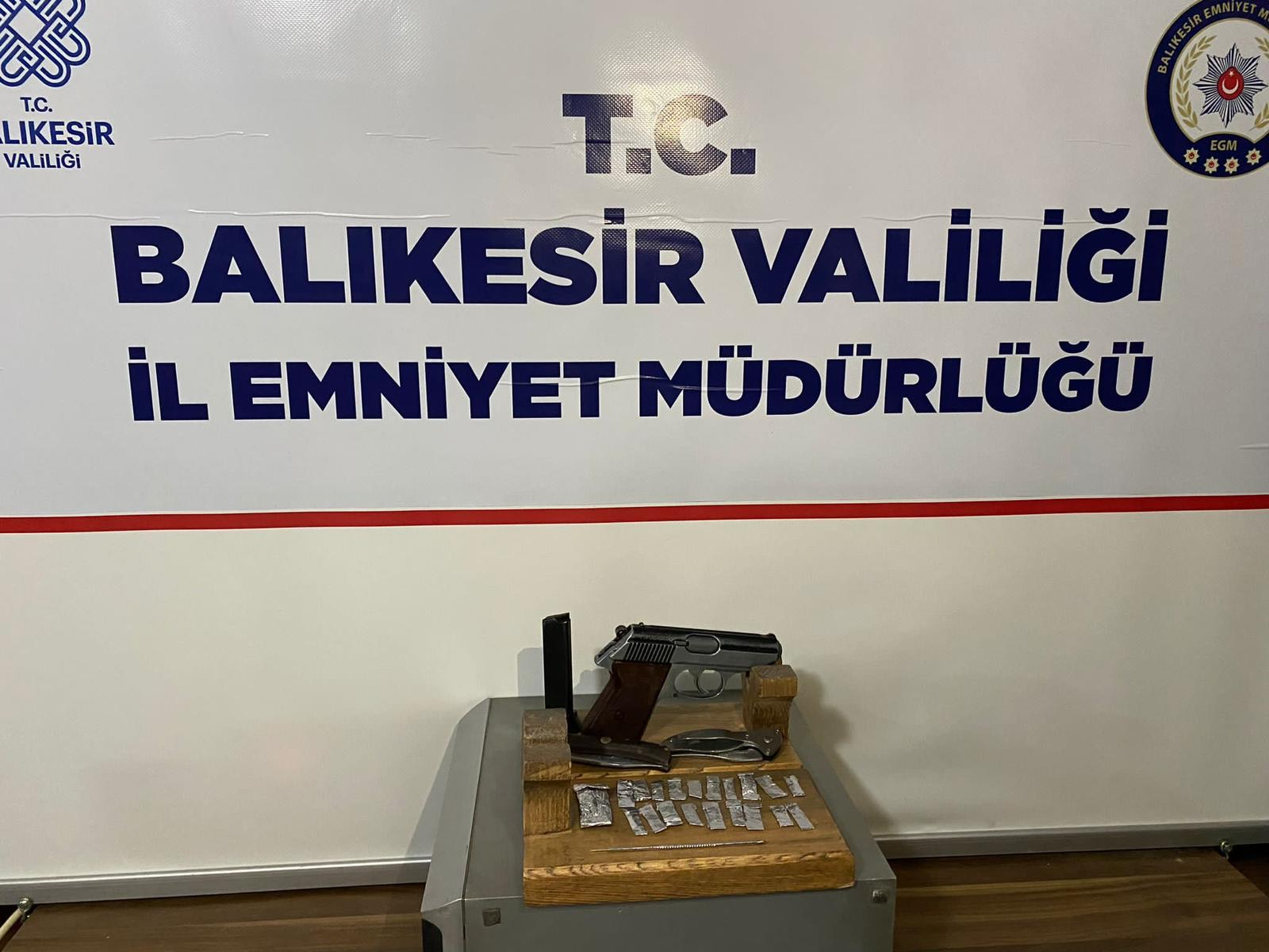 Balıkesir ilçelerinde Asayiş Şube Müdürlüğü tarafından&nbsp;&nbsp;yapılan çalışmalarda 18 şahıs yakalandı.&nbsp;