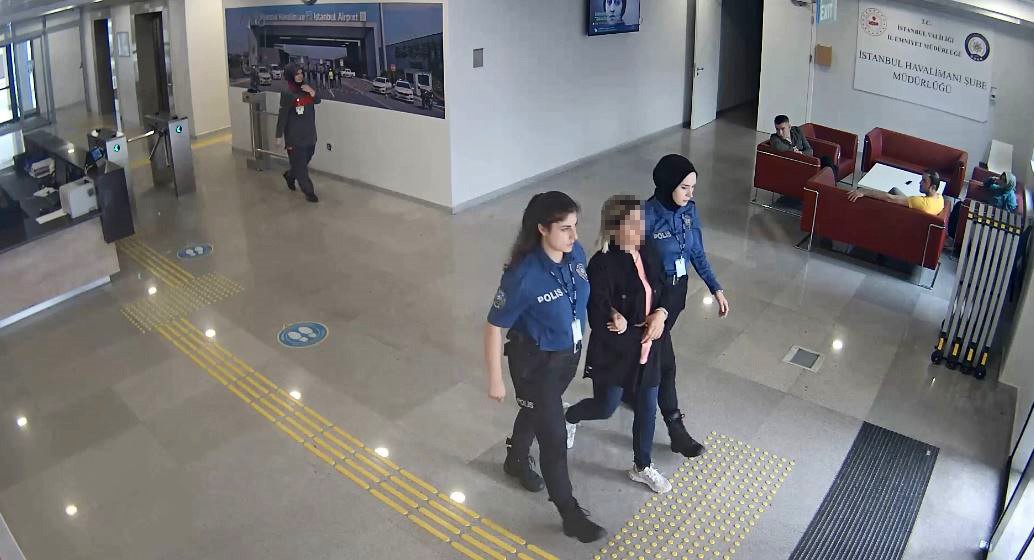 İSTANBUL HAVALİMANI’NDA EMNİYET ŞUBE MÜDÜRLÜĞÜ EKİPLERİ, ŞÜPHELİ HAREKETLERDE BULUNAN İRANLI