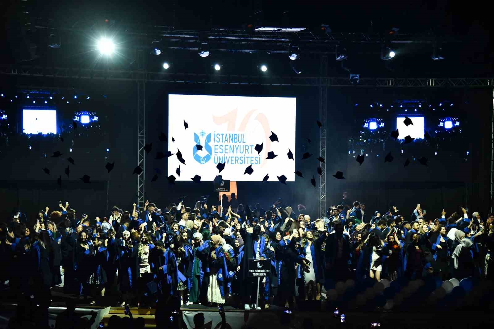 İSTANBUL ESENYURT ÜNİVERSİTESİ 2022-2023 EĞİTİM-ÖĞRETİM YILI MEZUNİYET TÖRENİ, YAHYA KEMAL