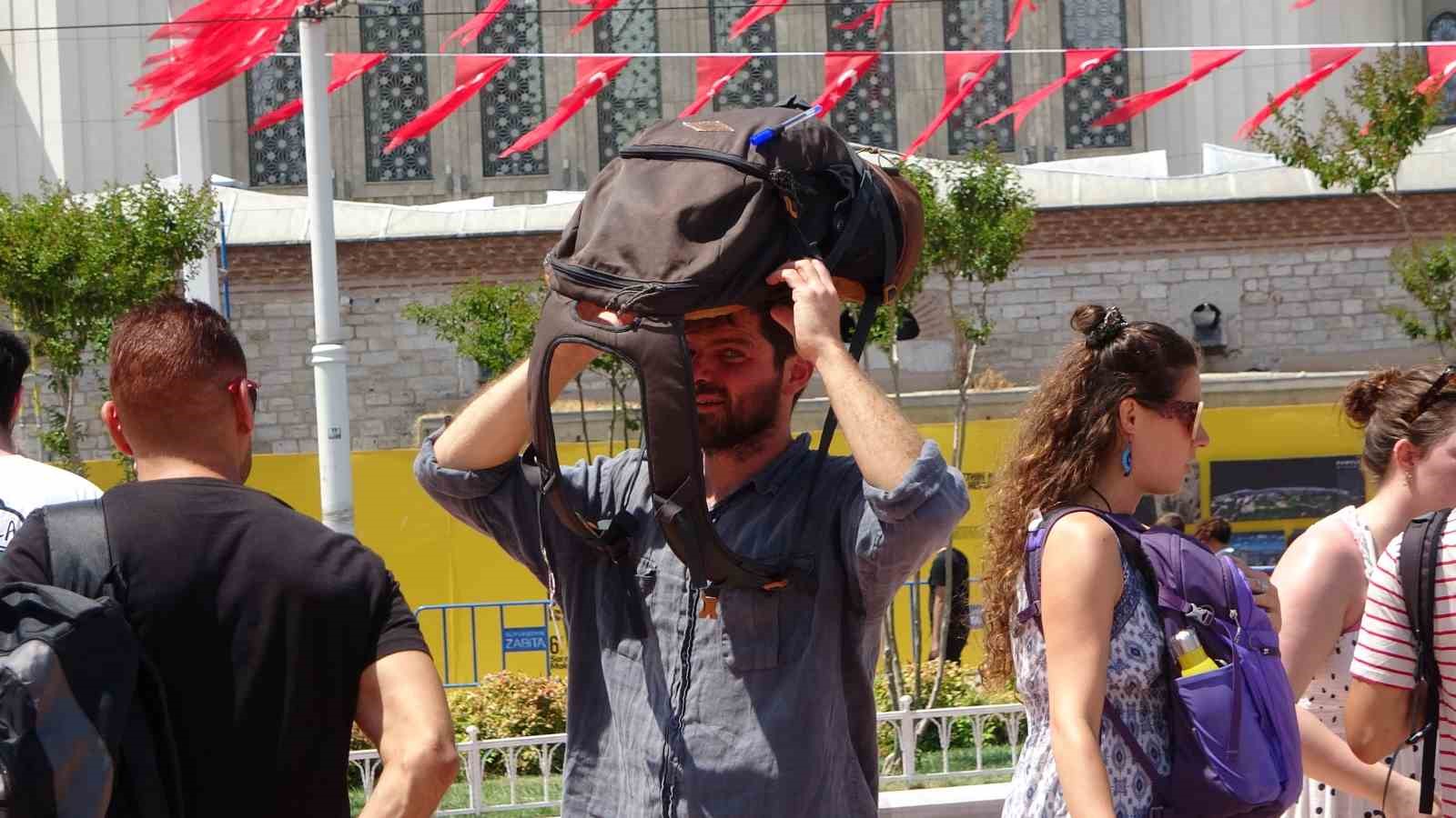"EYYAM-I BAHUR" ETKİSİNİN SÜRDÜĞÜ İSTANBUL'DA KAVURAN SICAKLAR VATANDAŞLARA VE TURİSTLERE