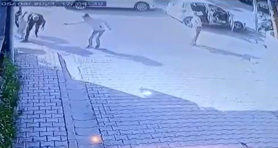 KAĞITHANE’DE YANINA YAKLAŞAN BİR OTOMOBİLİN İÇİNDEKİYLE TARTIŞAN GENÇ, TARTIŞTIĞI ŞAHIS