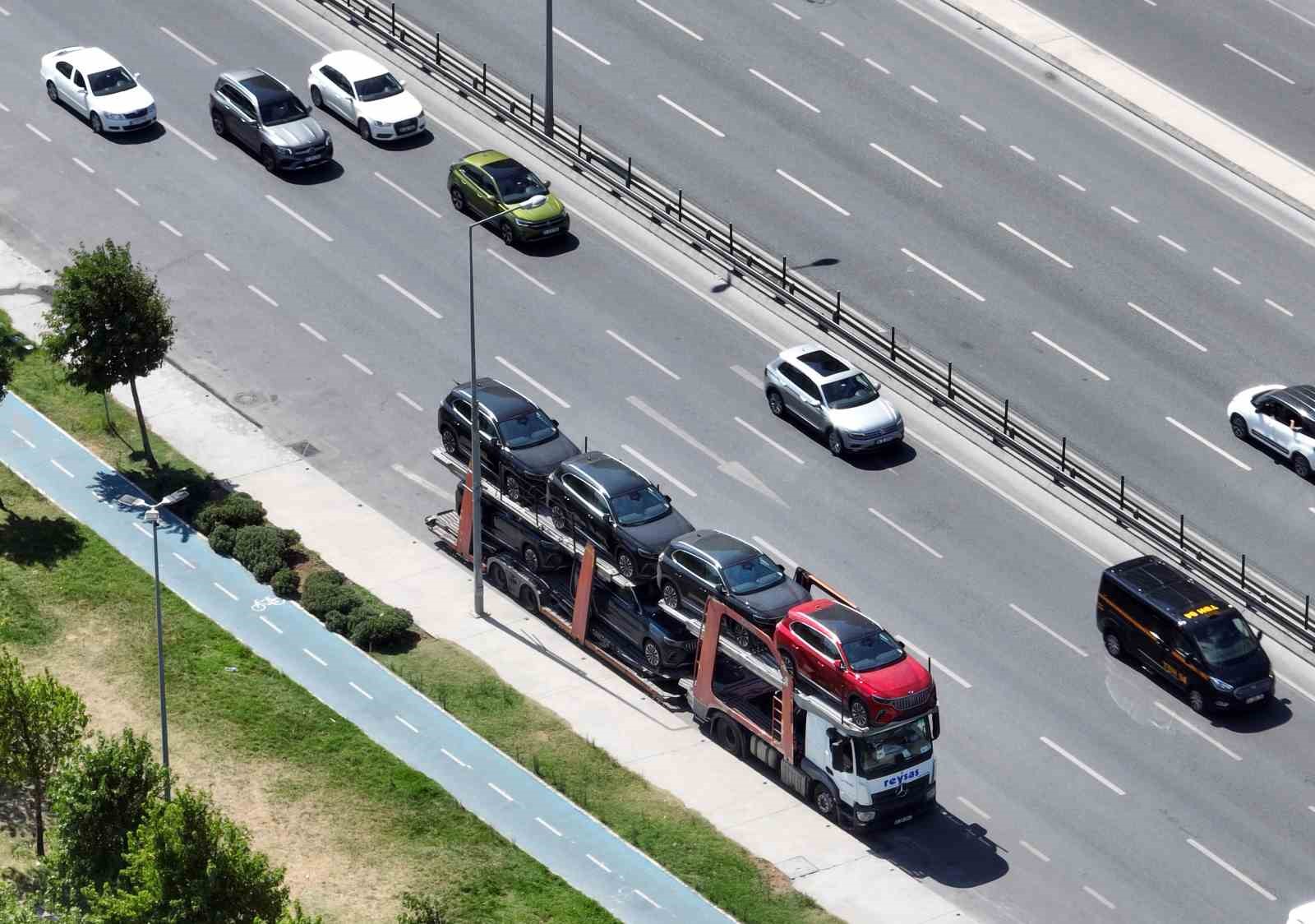 İstanbul’da tırlarla Togg geldi TOGG YÜKLÜ TIRLAR İSTANBUL’A GİRİŞ YAPTI. BİR TIR DOLUSU TOGG’UN