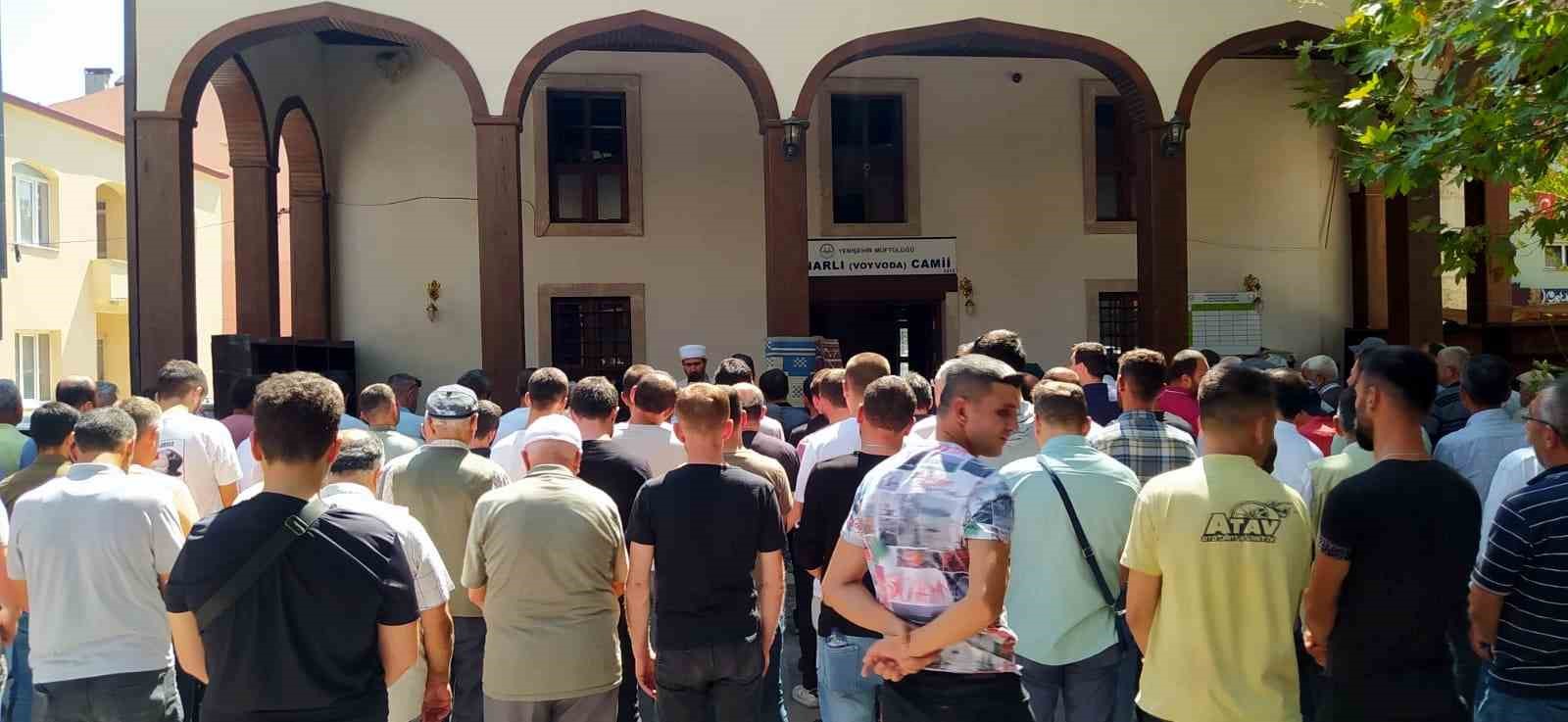 BURSA’NIN İZNİK İLÇESİNDE SERİNLEMEK İÇİN GİRDİĞİ GÖLDE BOĞULARAK HAYATINI KAYBEDEN