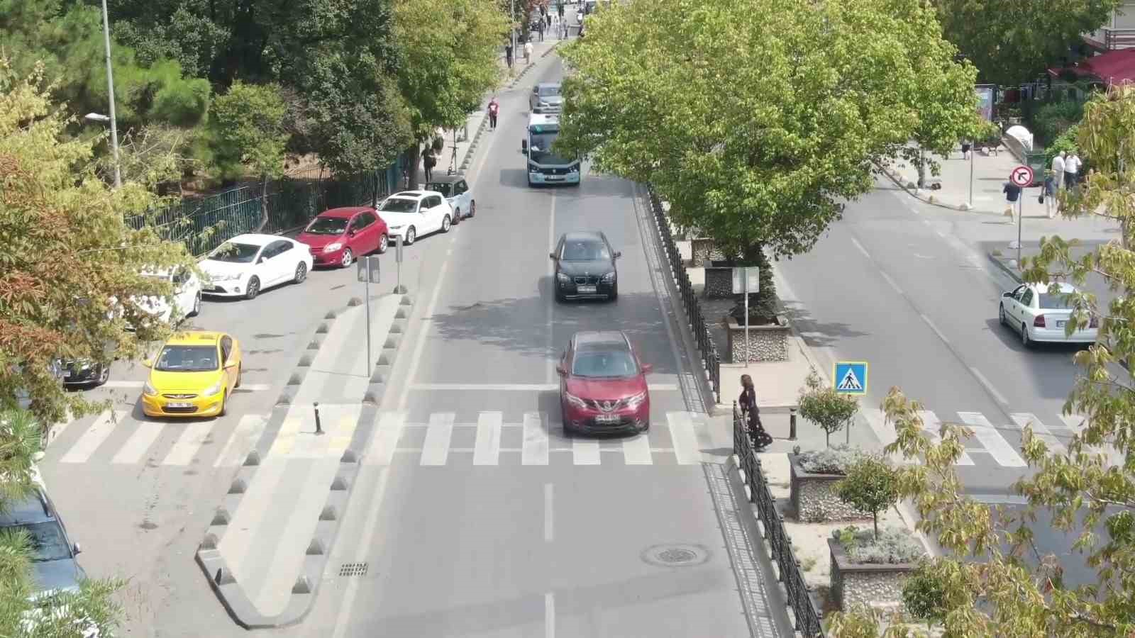 KADIKÖY’DE TRAFİK DENETLEME ŞUBE MÜDÜRLÜĞÜ'NE BAĞLI SİVİL TRAFİK EKİPLERİ, ÖNCELİK