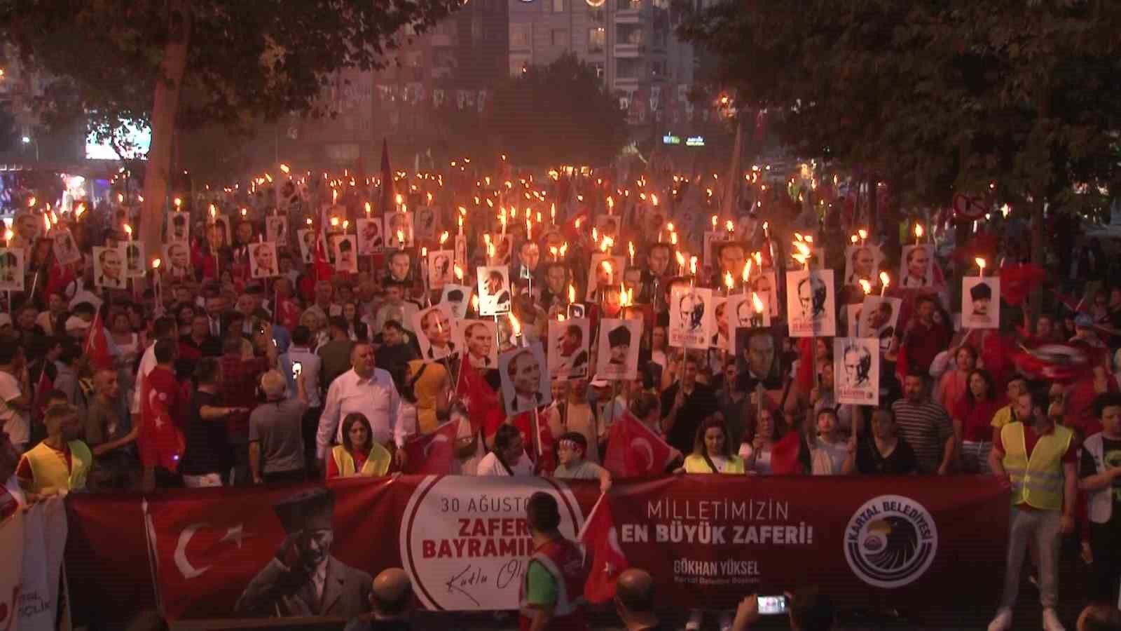KARTAL'DA 30 AĞUSTOS ZAFER BAYRAMI KUTLAMALARI BİNLERCE VATANDAŞIN KATILDIĞI FENER