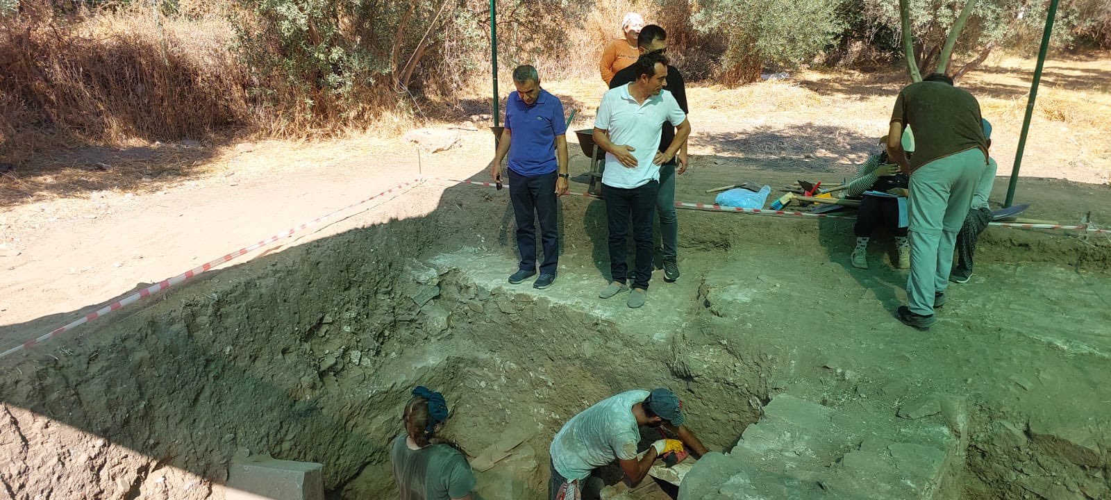 Kaymakam Atasoy Kyzikos’ta Erdek Kaymakamı Atakan Atasoy, Kyzikos Antik Kenti’ni ziyaret ederek süren