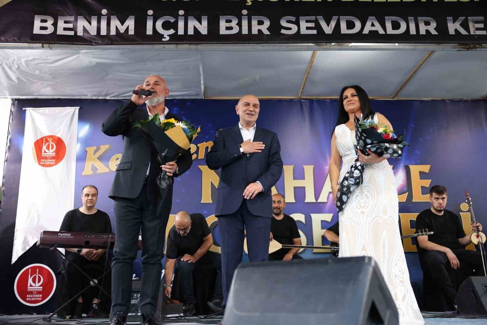 KEÇİÖREN BELEDİYESİ TARAFINDAN DÜZENLENEN MAHALLE KONSERLERİNİN İLKİNDE, TRT SANATÇILARI ZAFER