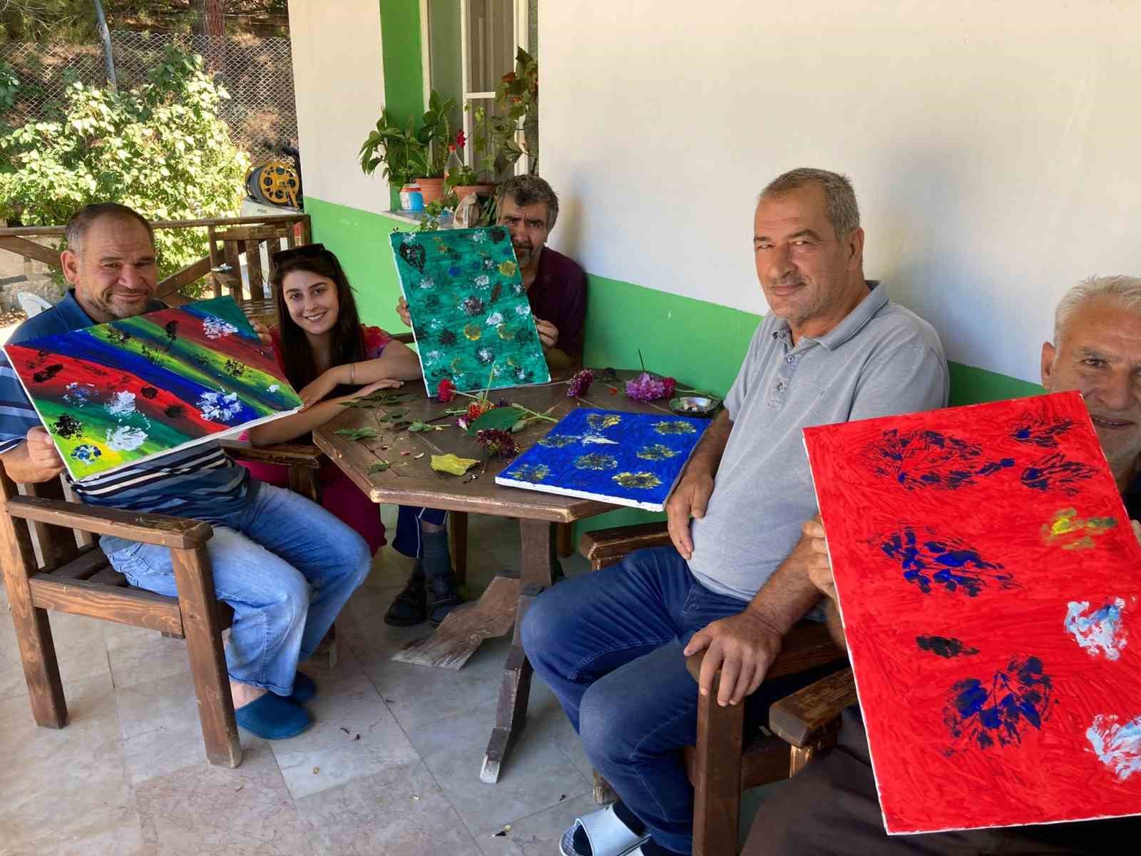 KEPSUT ŞEHİT EREN BÜLBÜL GENÇLİK MERKEZLERİNİN ÖĞRETMENLERİ VE ÖĞRENCİLERİ, YAŞLILARLA