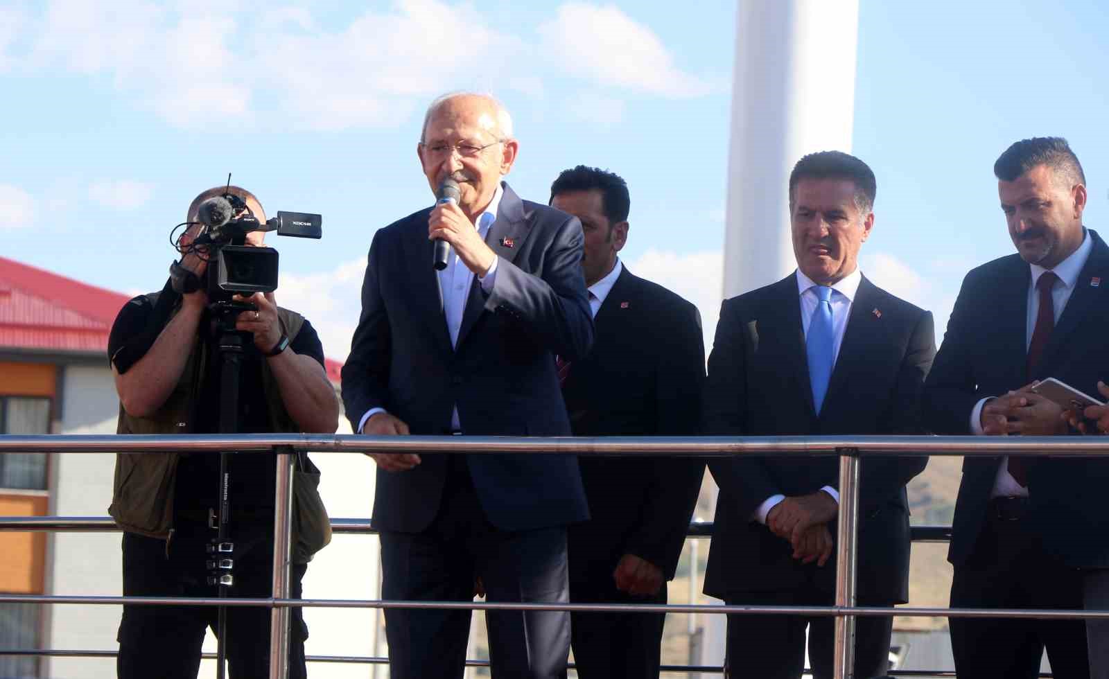 CHP GENEL BAŞKANI KEMAL KILIÇDAROĞLU, ERZİNCAN'IN TERCAN İLÇESİNDE VATANDAŞLARA SESLENDİ