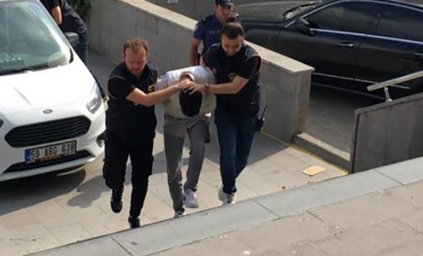 KIZ ARKADAŞINI SÜPÜRGENİN KABLOSUYLA BOĞARAK ÖLDÜREN ZANLI ADLİYEYE SEVK EDİLDİ