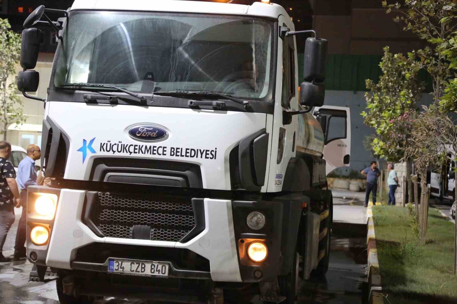 ÇANAKKALE'DE DÜN ÇIKAN ORMAN YANGINLARINDA KULLANILMAK ÜZERE KÜÇÜKÇEKMECE BELEDİYESİ TARAFINDAN