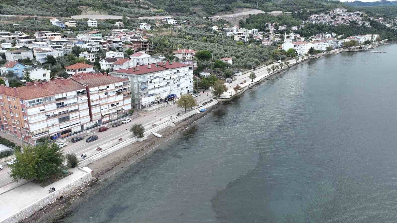 BURSA BÜYÜKŞEHİR BELEDİYESİ SAHİLLERE DEĞER KATAN ÇALIŞMALARINA GEMLİK KURŞUNLU SAHİLİNİ