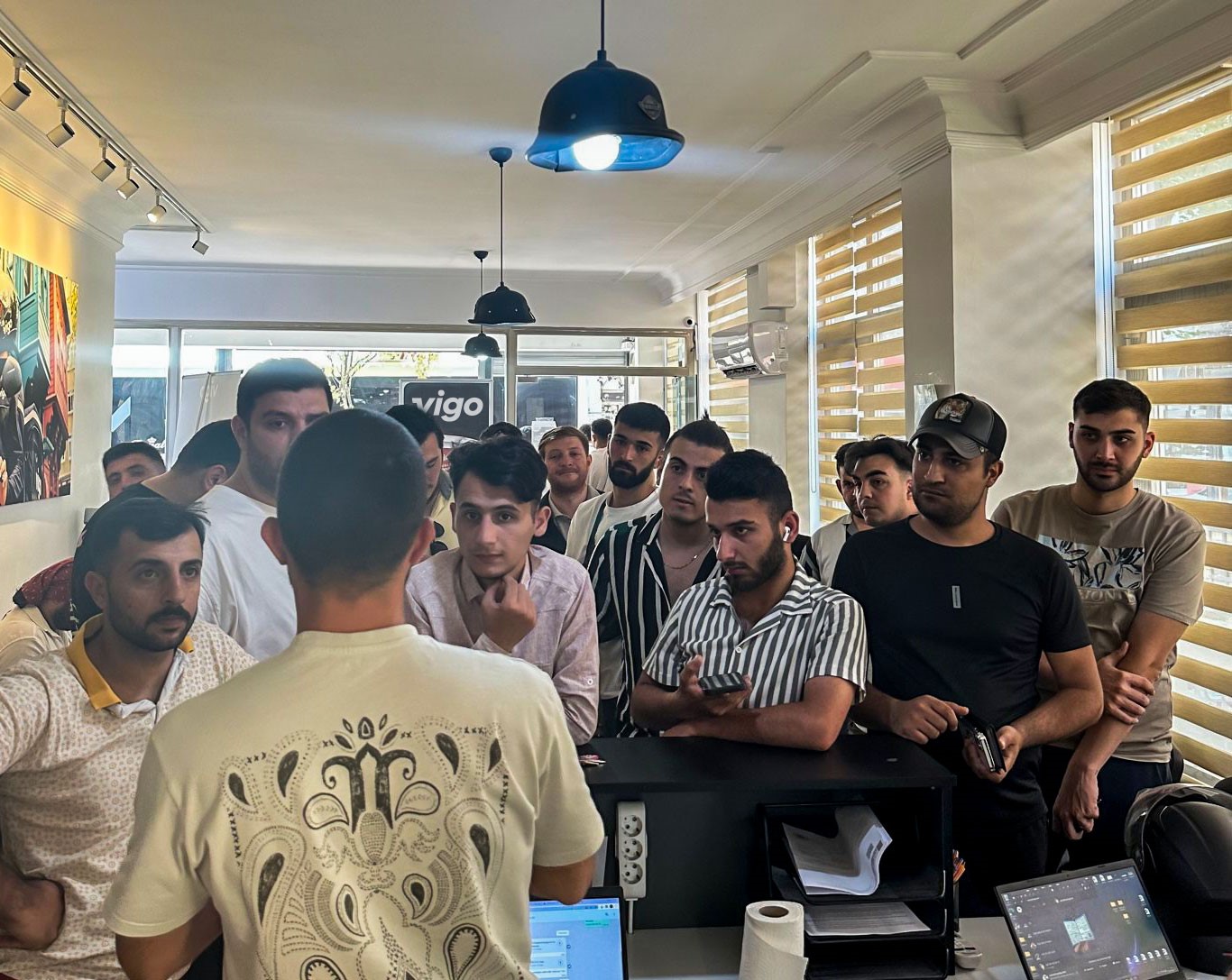 MOTO KURYELİK SON DÖNEMLERİN EN POPÜLER MESLEKLERİNDEN BİRİ HALİNE GELDİ.