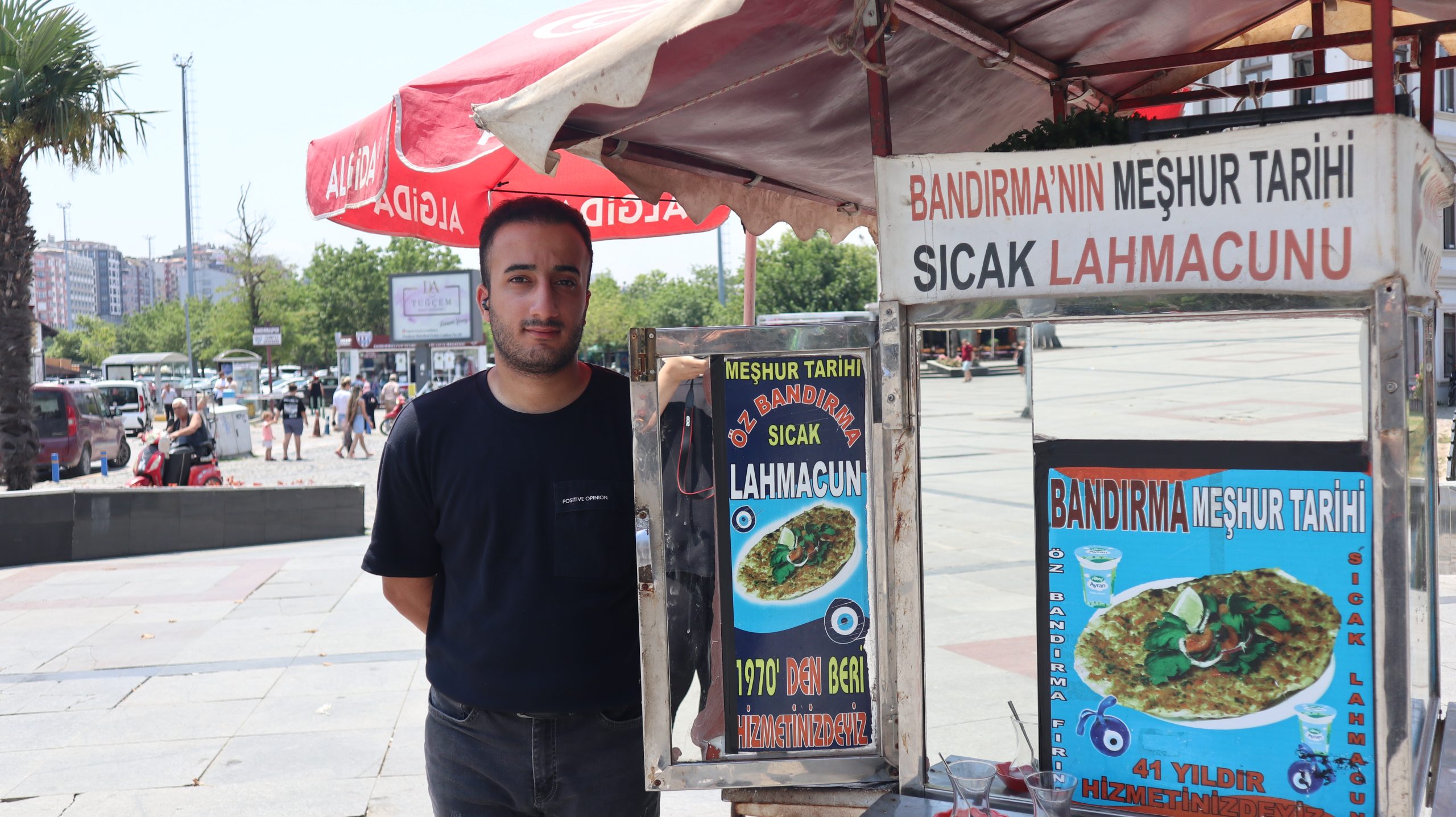 Bandırma’da sokak lahmacununun fiyatı 15 lira oldu. Artan fiyatlar ve