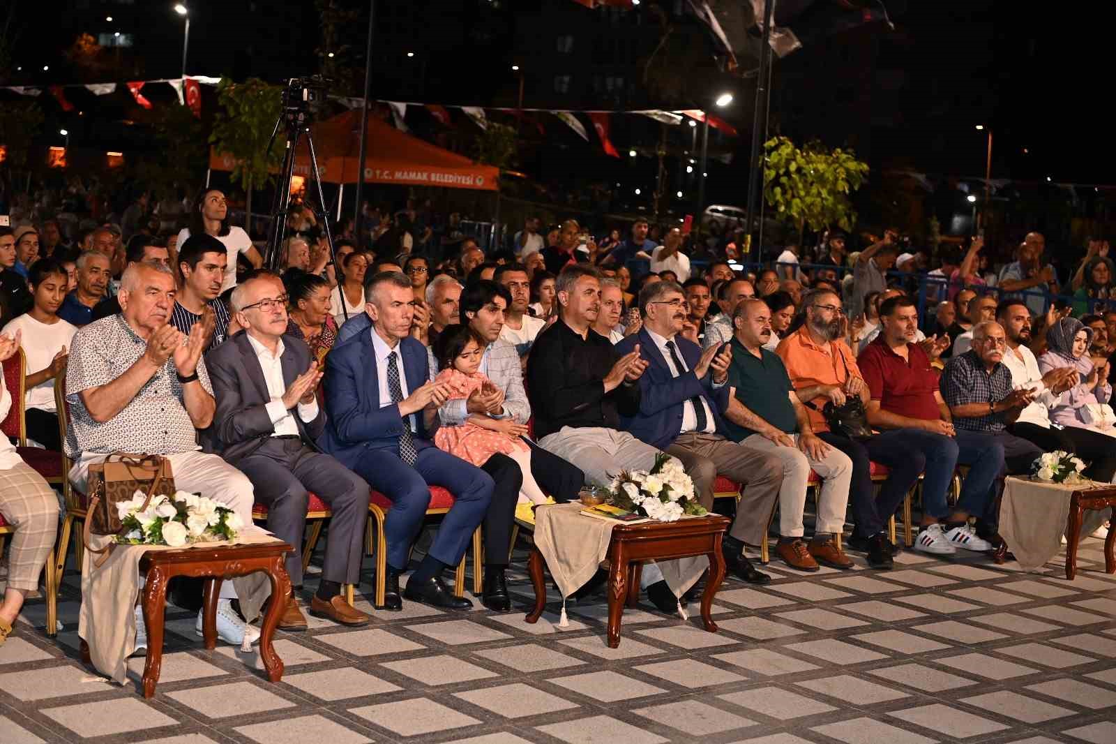 ANKARA’NIN MAMAK BELEDİYESİ BİRLİK VE BERABERLİĞİMİZİN SİMGESİ OLARAK GÖSTERİLEN “AŞURE